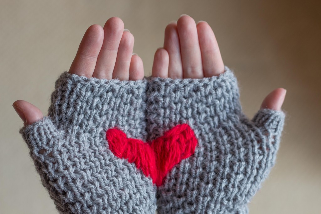 Heart mittens bee stitch - Shortrounds Knitwear