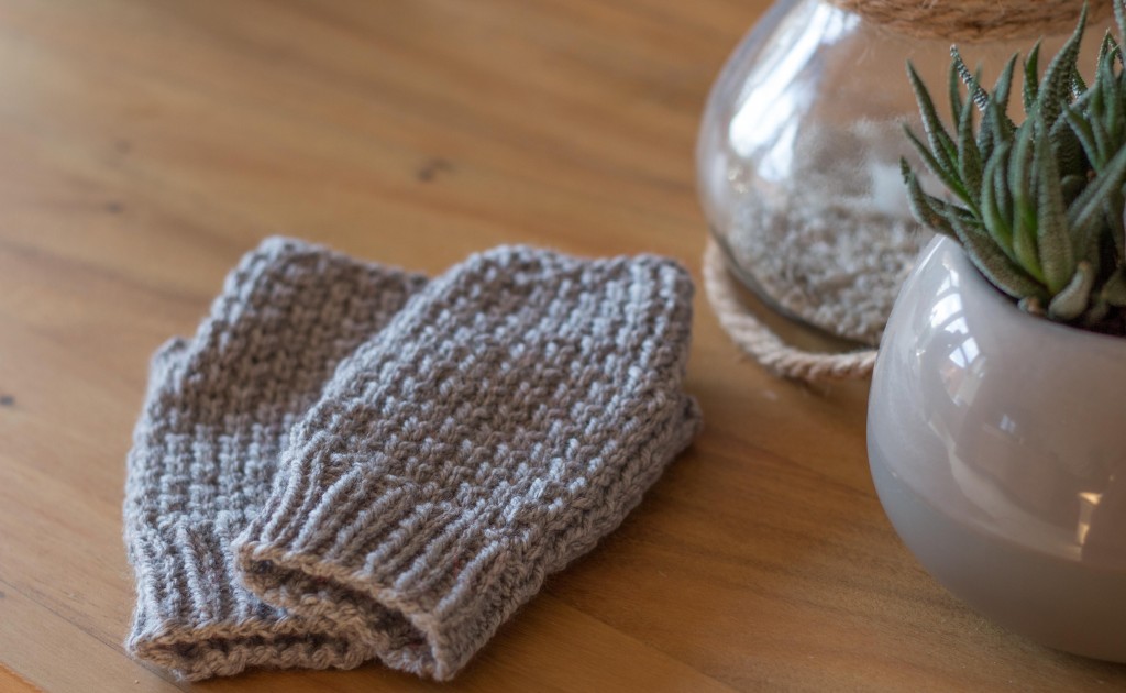 Heart mittens bee stitch - Shortrounds Knitwear