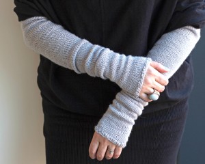 Bria Armwarmers knitting pattern - Shortrounds Knitwear