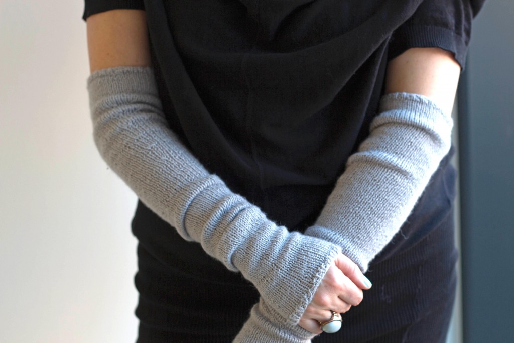 Bria Armwarmers knitting pattern - Shortrounds Knitwear