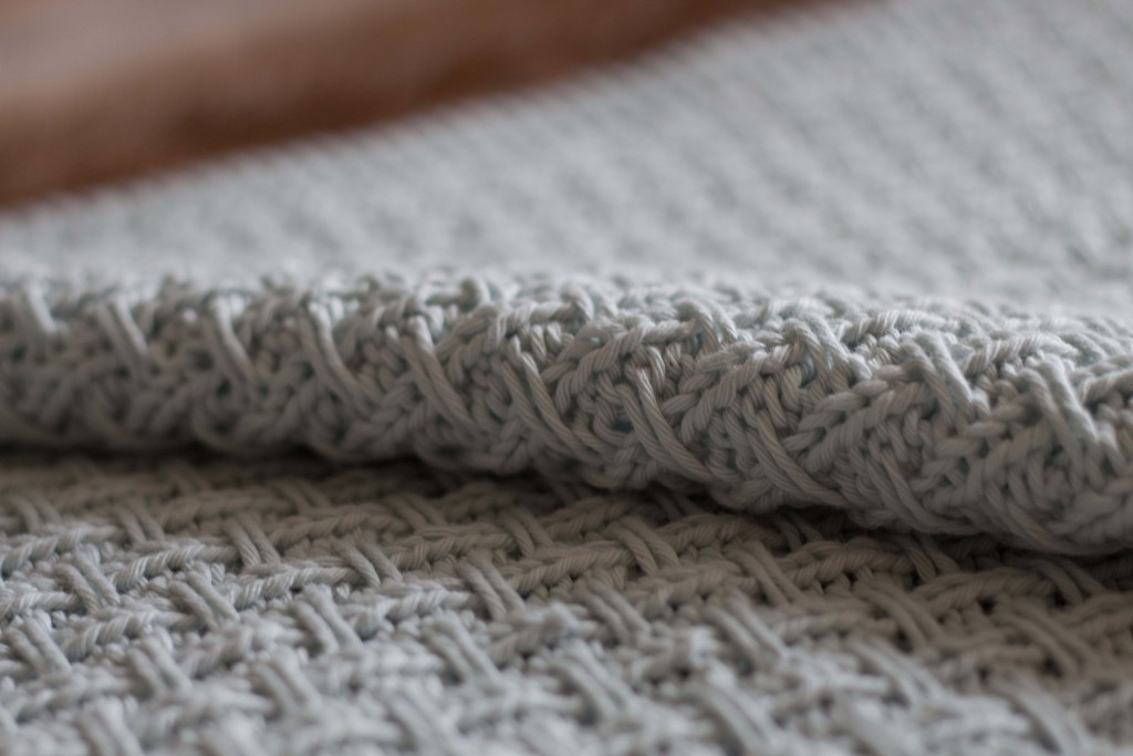 Hessian baby blanket knitting pattern | Shortrounds Knitwear