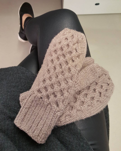 Knit Purl Hunter Winter Buzz Mittens #wearyourknits | Shortrounds Knitwear